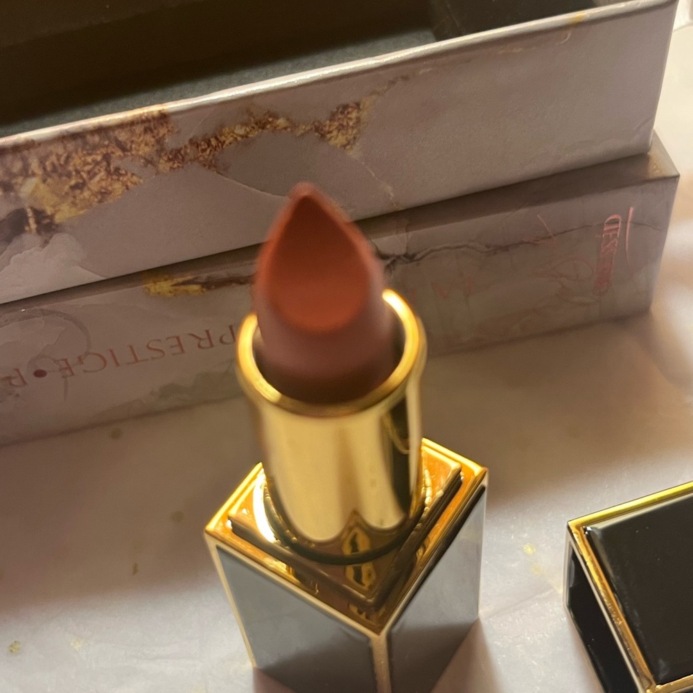 LA PRESTIGE CLASSIC ORANGE ROUGE LIPSTICK - Picture 2 of 5